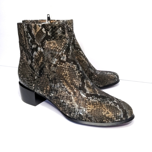 NWT Vionic Kamryn Leather Ankle Heeled Chelsea Boot Snakeskin Pewter Boa… - Picture 6 of 12